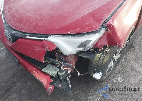 2018 Toyota Rav4 Xle из США, поврежденный, VIN 2T3RFREV3JW709128